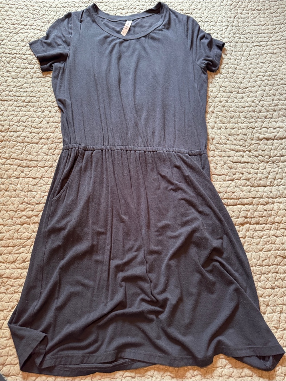 Casual Short Sleeve Midi Dress in Charcoal